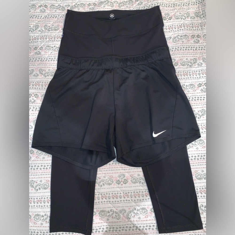 Women’s Nike & Gaiam workout leggings & shorts, size Medium.